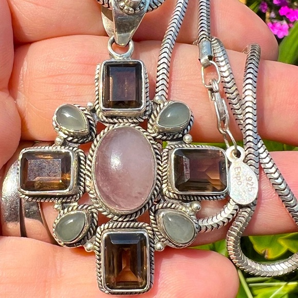 VINTAGE ROSE QUARTZ AQUAMARINE SMOKY QUARTZ LARGE MALTESE CROSS PENDANT NECKLACE